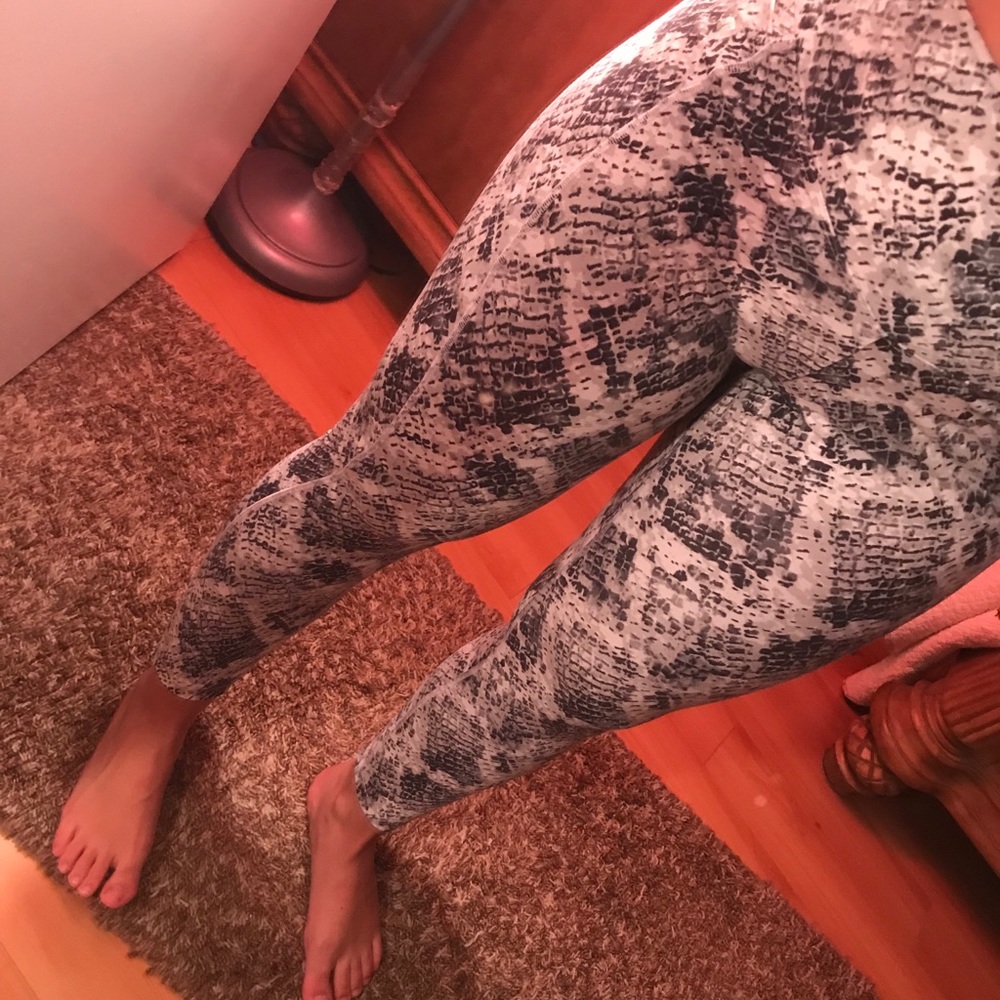 Pink buttery soft leggings
